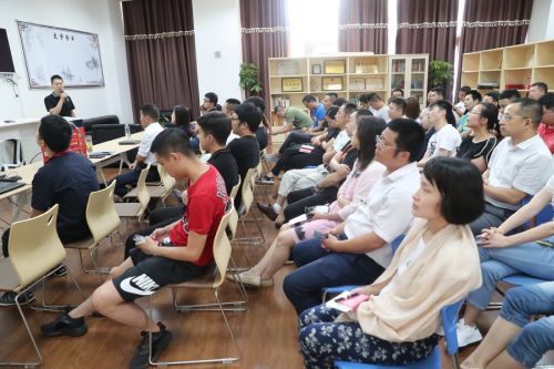 激情六月，第四期“新時(shí)代大講堂”火熱舉行(圖2)