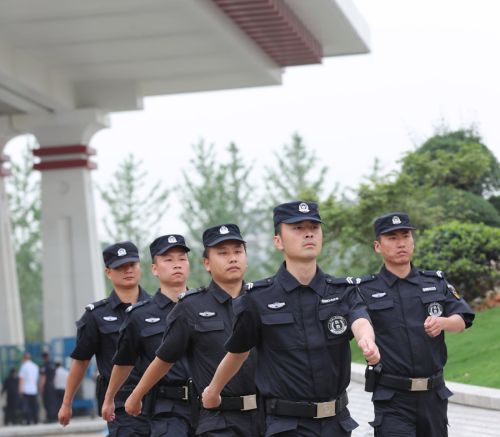 他為軍運護航 ——記武漢體育中心軍運會主場館安保負責(zé)人蔣龍(圖4)